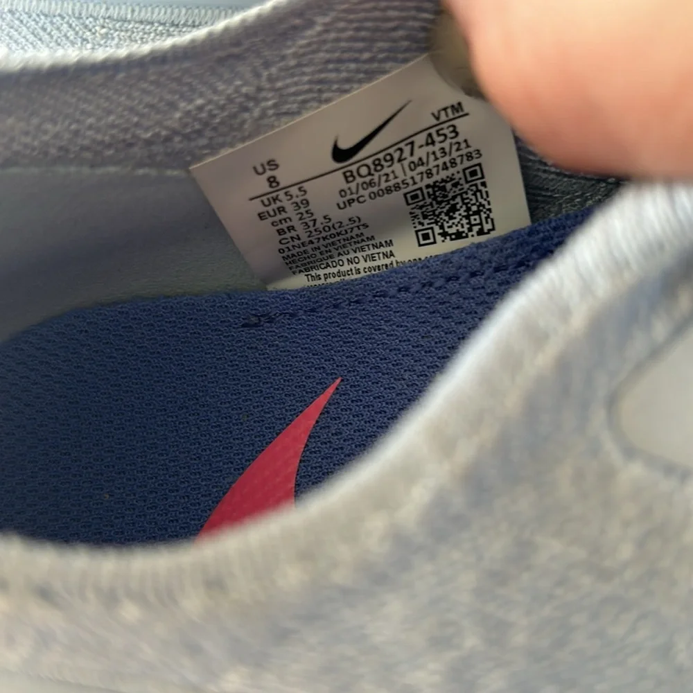 Nike Epic React Flyknit 2
Hydrogen Blue Sapphire Hyper Pink - Picture 5 of 8